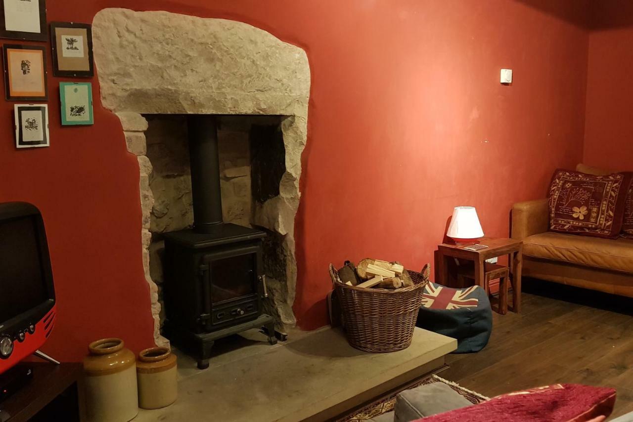 Dove Cottage, Tideswell Exterior photo